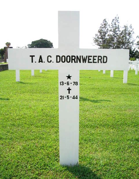 doornweerd t.a.c.2004.jpg