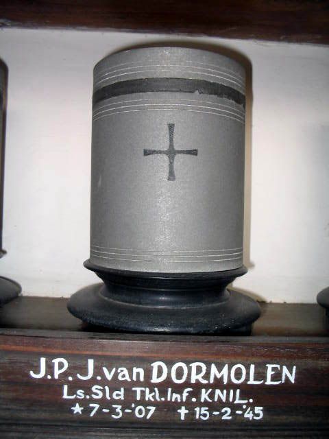 dormolen.van.j.p.j.2005.jpg