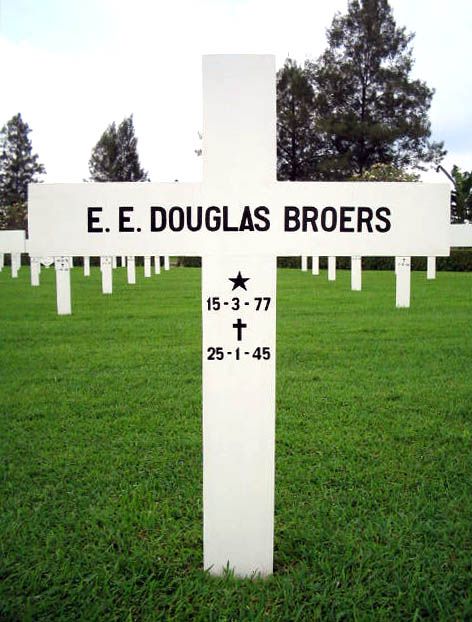 douglas broers e.e.2004.jpg