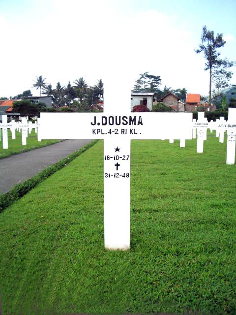 dousma.j.2005.jpg