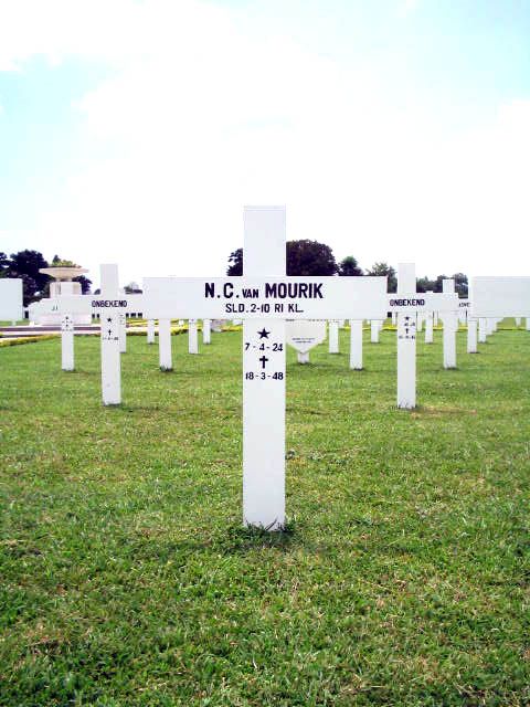 mourik.van.n.c.2005.jpg