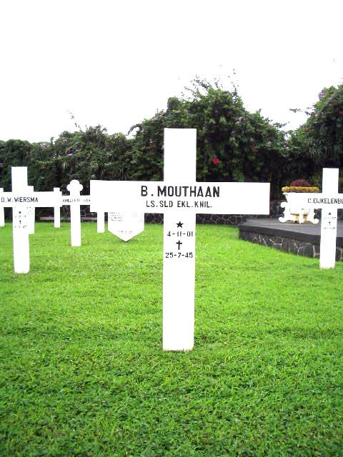 mouthaan.b.2005.jpg
