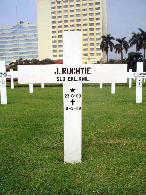 ruchtie.j.2005.jpg