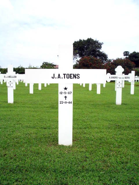 toens.j.a.2005.jpg