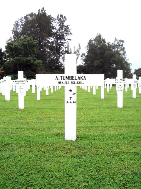 tumbelaka.a.2005.jpg