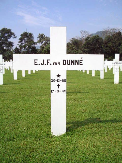 dunne.van.e.j.f.2005.jpg
