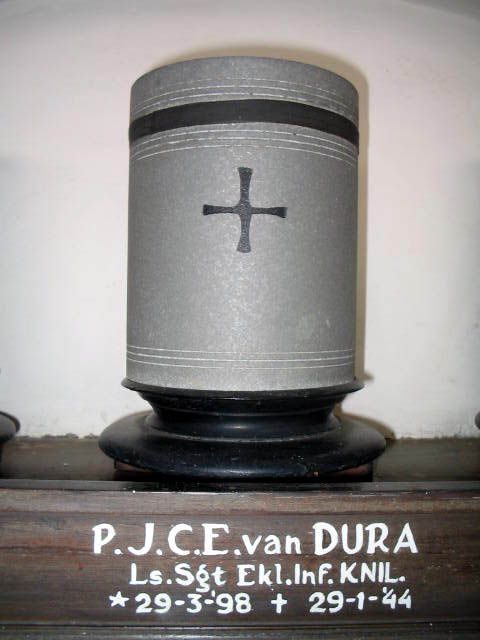 dura.van.p.j.c.e.2005.jpg