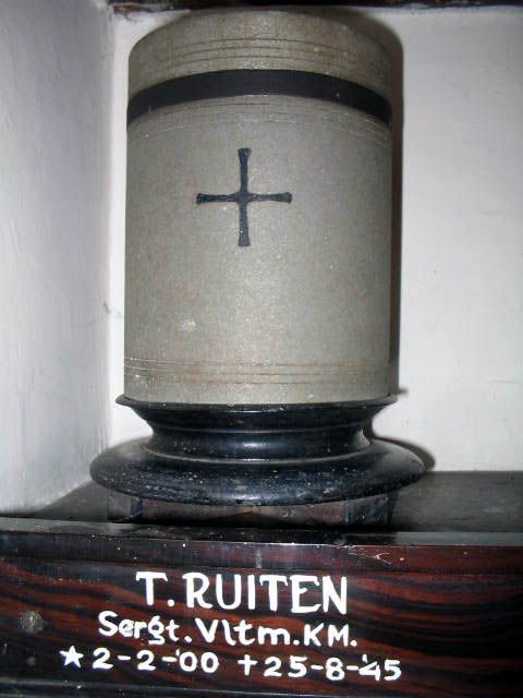 ruiten.t.2005.jpg