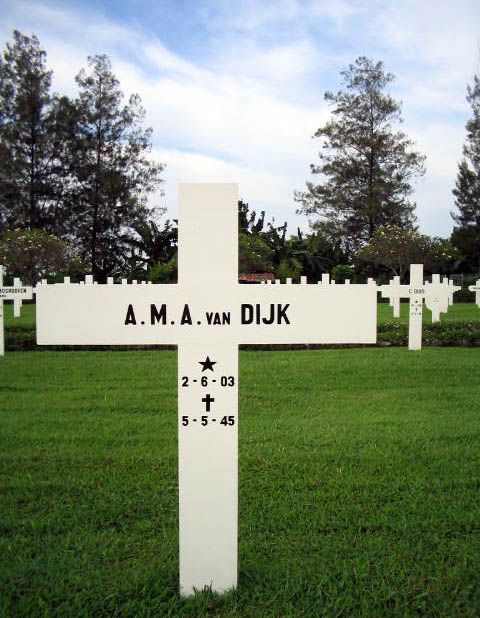dijk v.a.m.a.2004.jpg