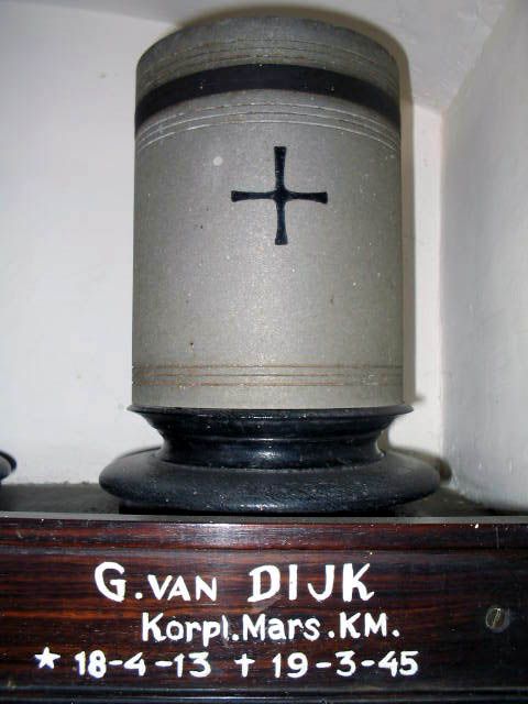 dijk.van.g.2005(3).jpg