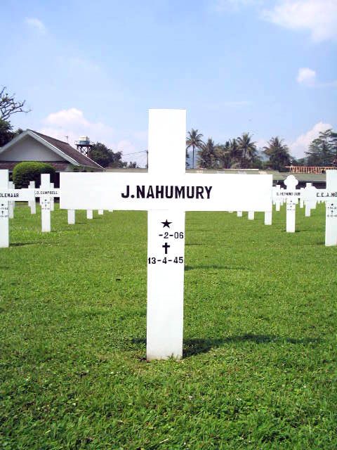 nahumury.j.2005.jpg