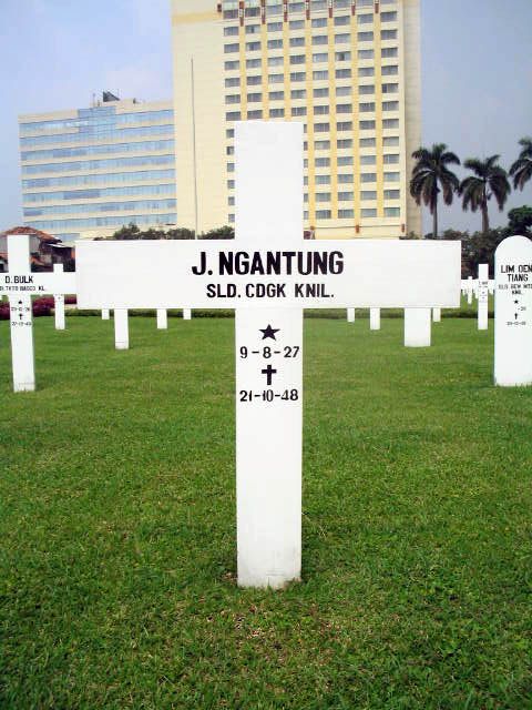 ngantung.j.2005.jpg