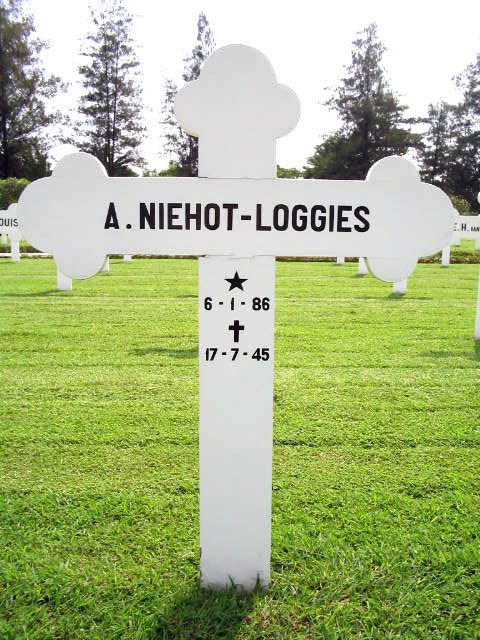 niehot loggies.a.2004.jpg