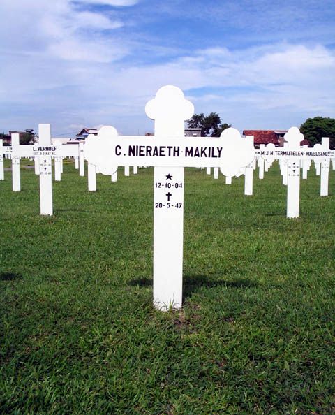 nieraeth makily.c.2005.jpg