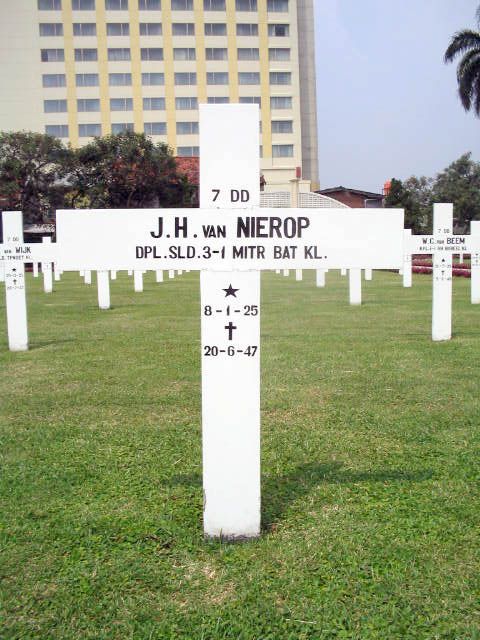 nierop.van.j.h.2005.jpg
