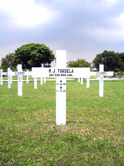 tuasela.r.j.2005.jpg