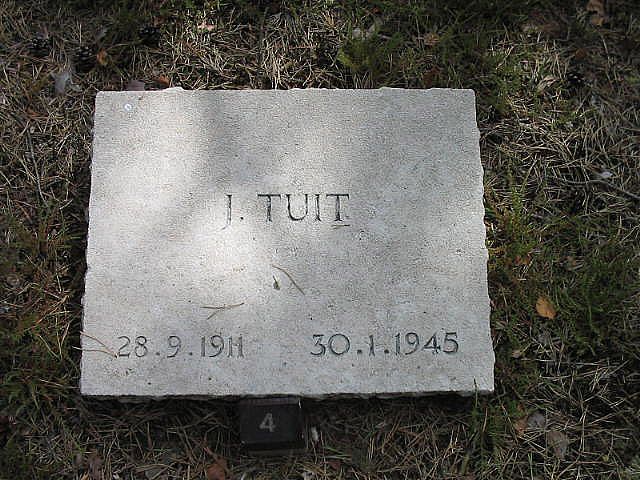 J.Tuit.jpg