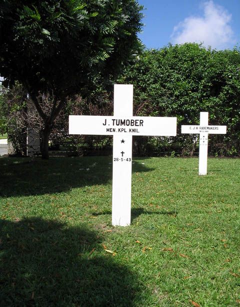 tumober.j.2005.jpg