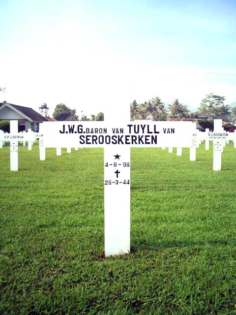 van tuyll van serooskerken.j.w.g.2005.jpg