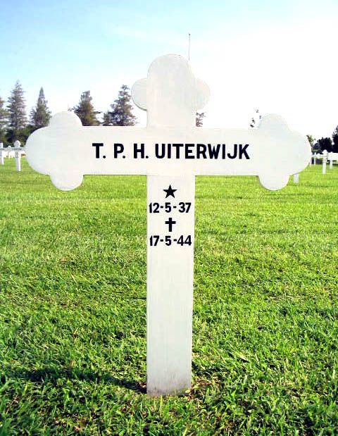 uiterwijk t.p.h.2004.jpg