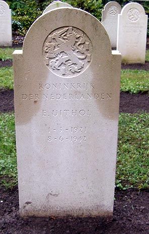 Uithol E.jpg