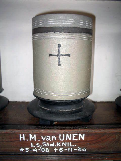 unen.van.h.m.2005.jpg