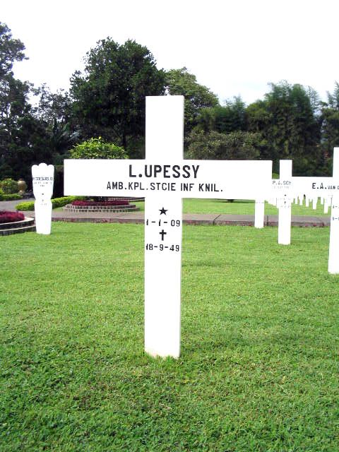 upessy.l.2005.jpg