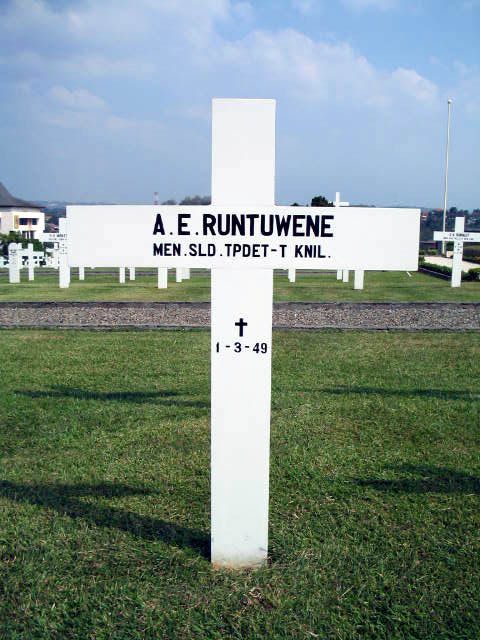 runtuwene.a.e.2004.jpg.JPG