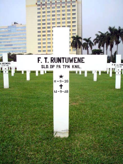 runtuwene.f.t.2005.jpg