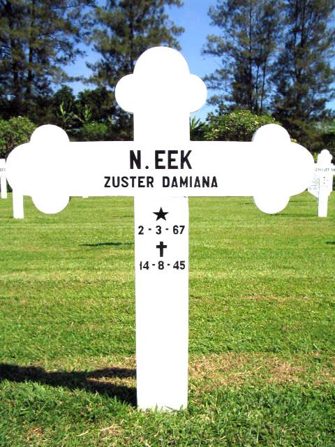 eek.n.2004.JPG