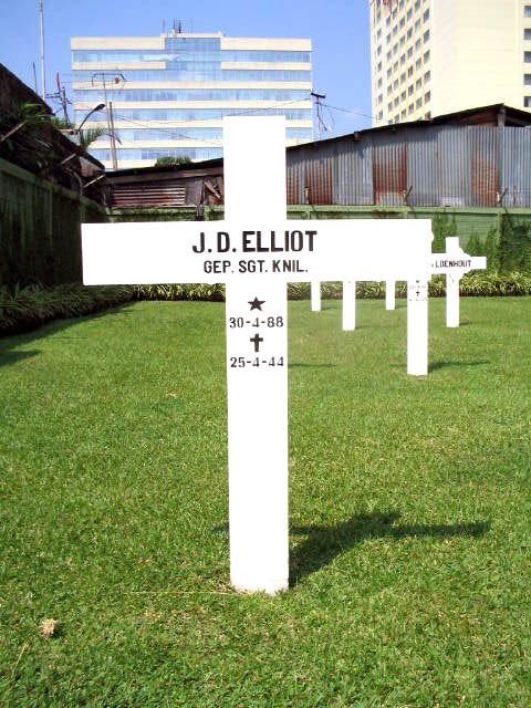 elliot.j.d.2005.jpg