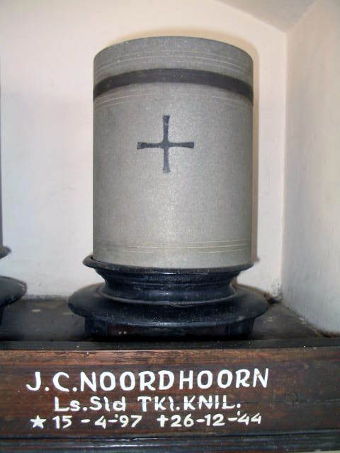noordhoorn.j.c.2005.jpg