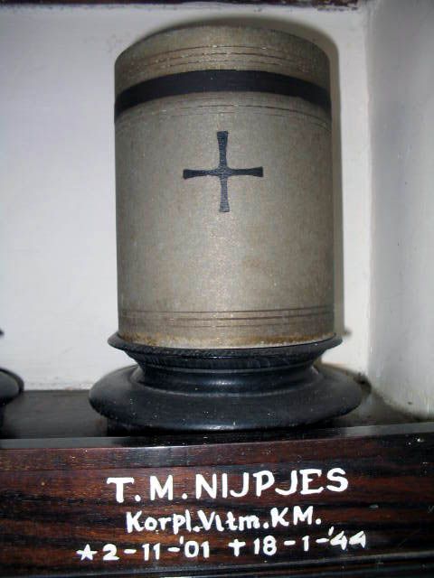 nijpjes.t.m.2005.jpg