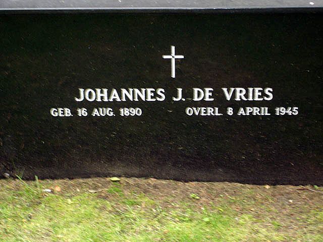 VriesdeJ.JPG
