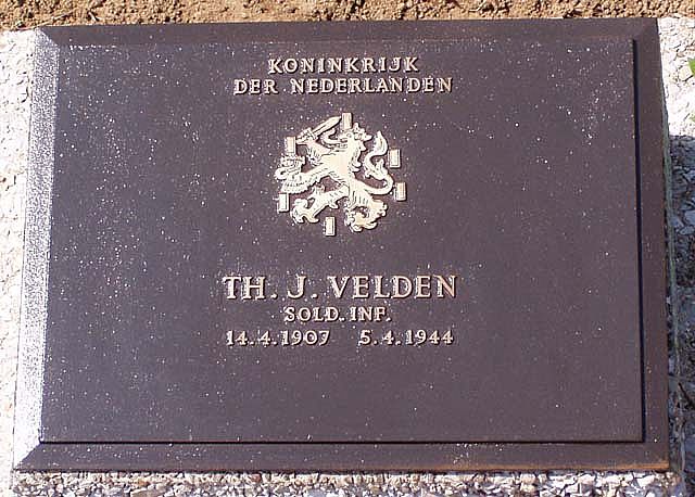 velden.t.j.2006.jpg