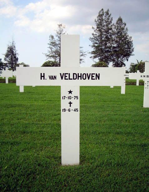 veldhoven van h.2004.jpg