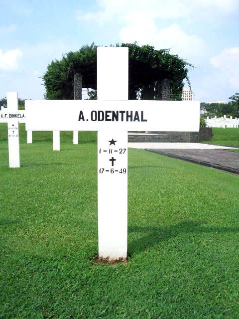 odenthal.a.2005.jpg