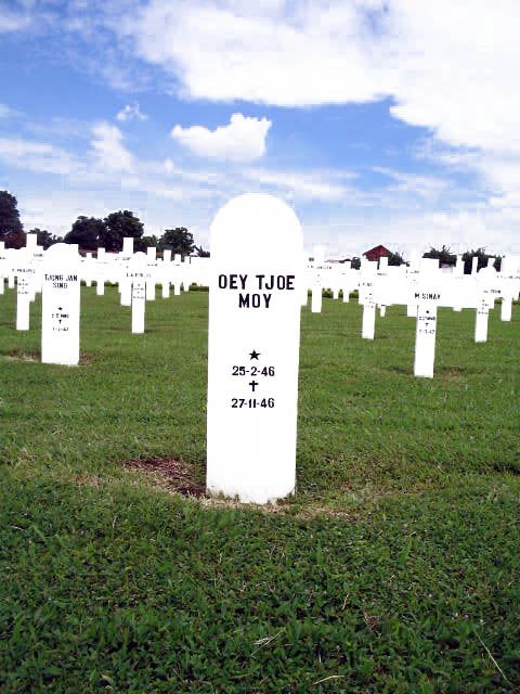 oey tjoe moy.2005.jpg