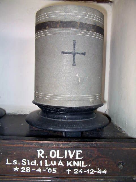 olive.r.2005.jpg
