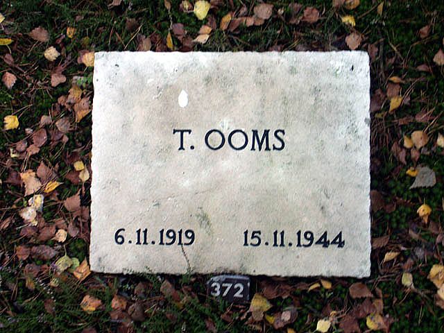 ooms.t.2005.jpg