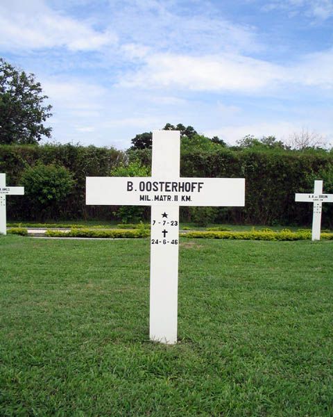 oosterhoff.b.2005.jpg