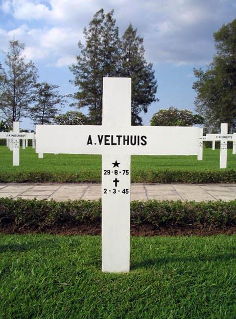 velthuis a.2004.jpg