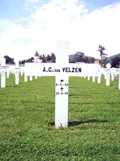 velzen.van.a.c.2005.jpg