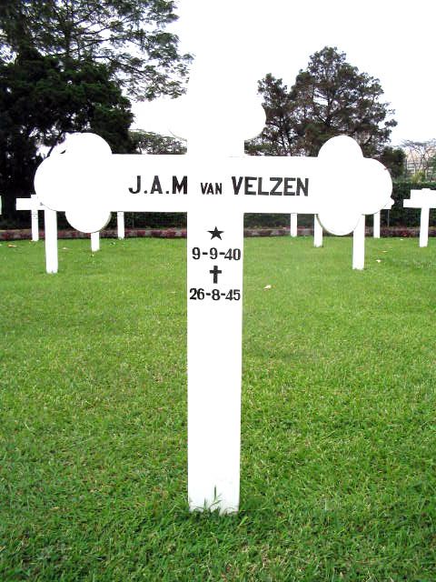 velzen.van.j.a.m.2005.jpg