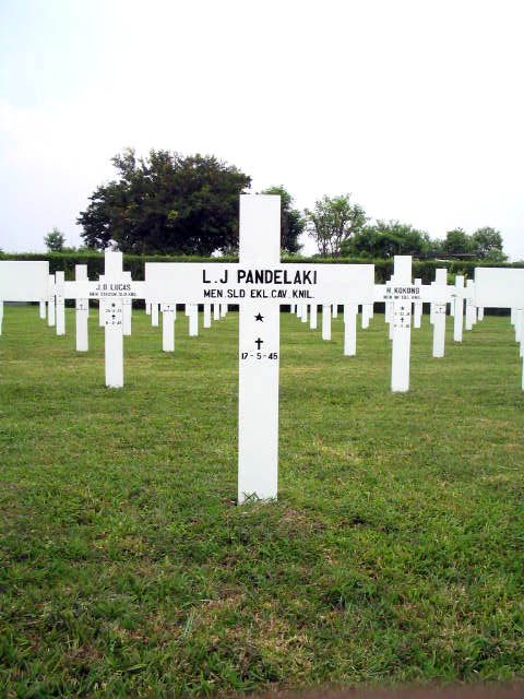 pandelaki.l.j.2005.jpg