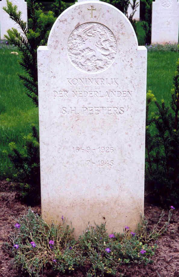 S.H.Peeters(1).jpg