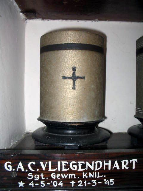 vliegendhart.g.a.c.2005.jpg