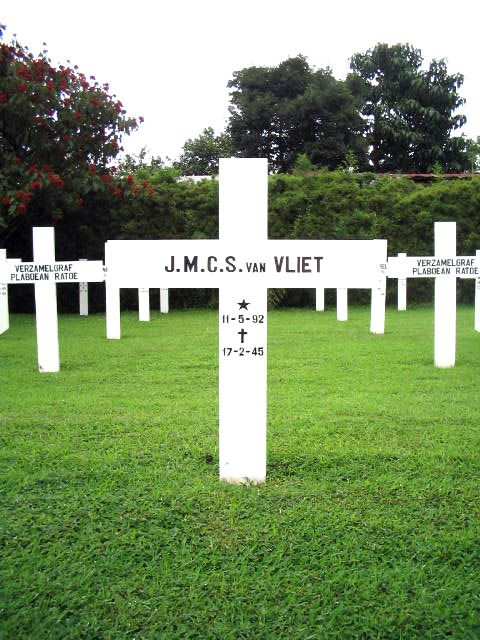 vliet.van.j.m.c.s.2005.jpg