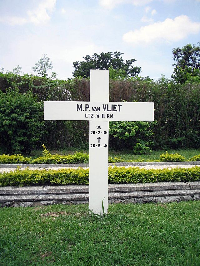 vliet van m.p.2004.jpg