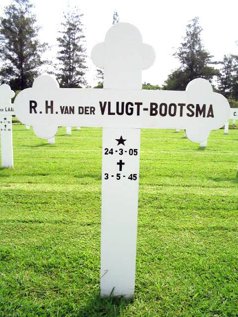 vlugt v.der bootsma.r.h.2004.jpg